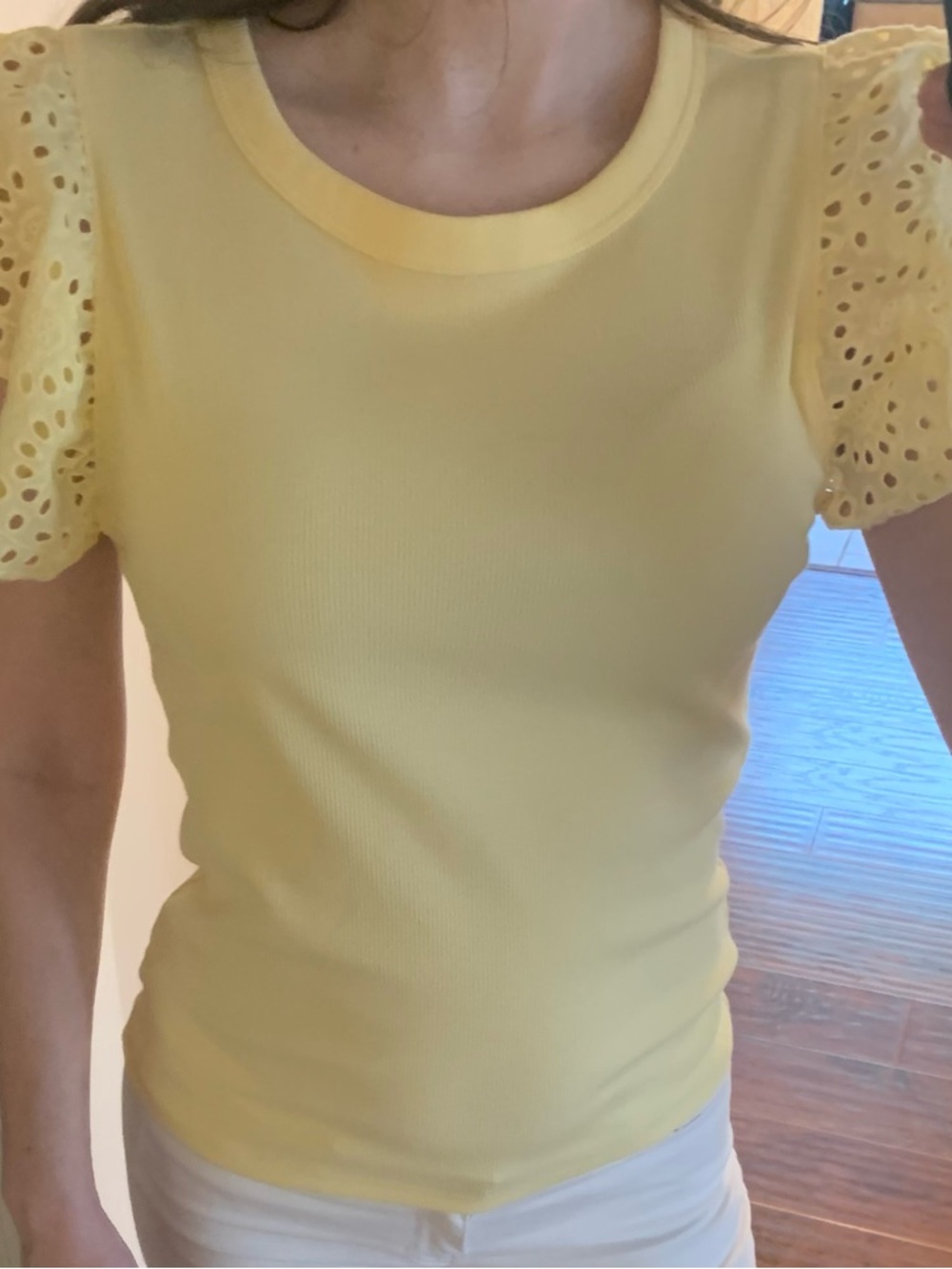 GAP Yellow Eyelet Puff Sleeve Short Sleeve Tee